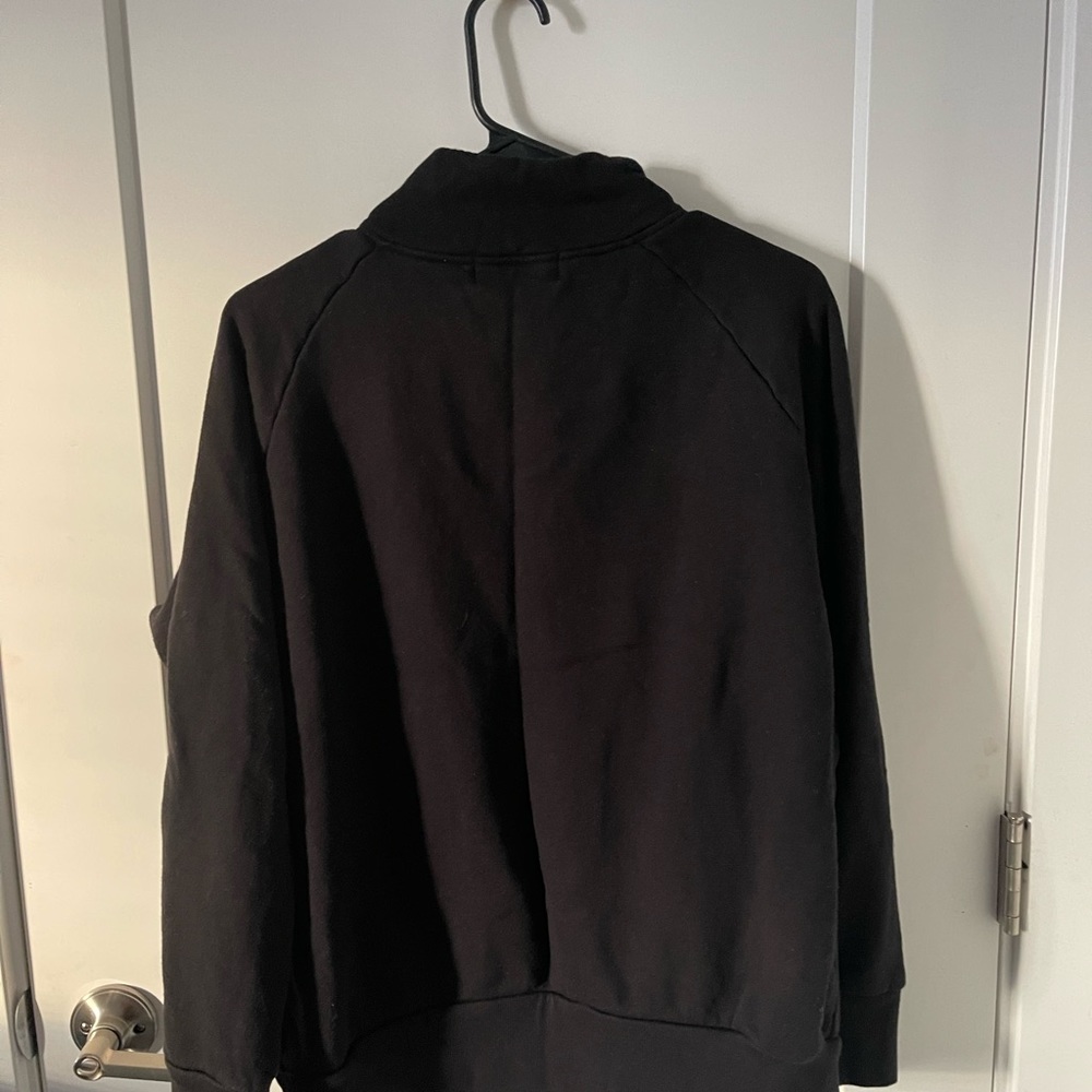 Peloton extra large black sweatshirt
